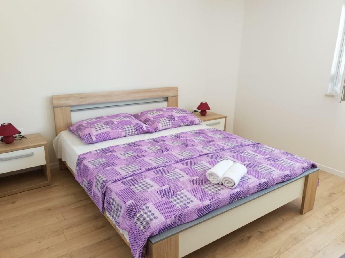 Apartmani Miletic Jelsa  Exterior foto